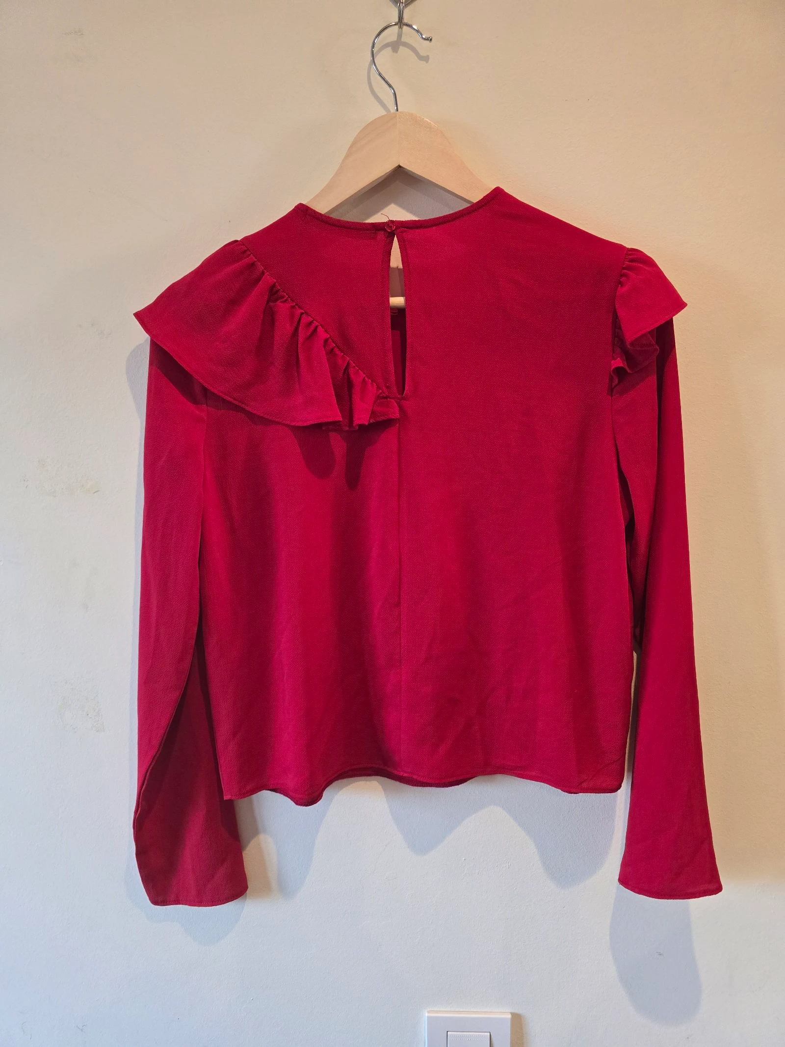 Asymmetric ruffle red blouse Bershka – photo 2